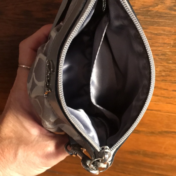 COACH GRAY WRISTLET BAG - Picture 6 of 8